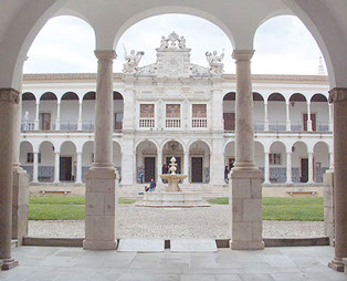 Universidad de Évora.